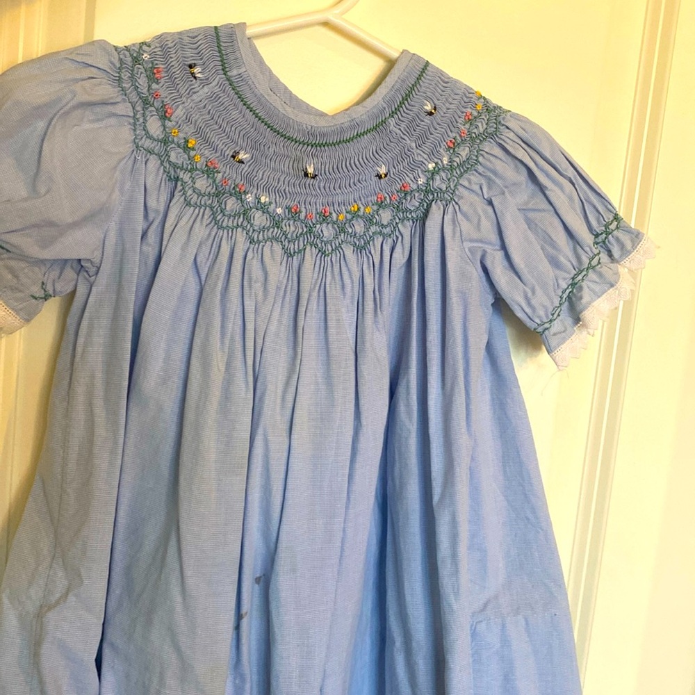 Sweet bee smocked dress size 2t